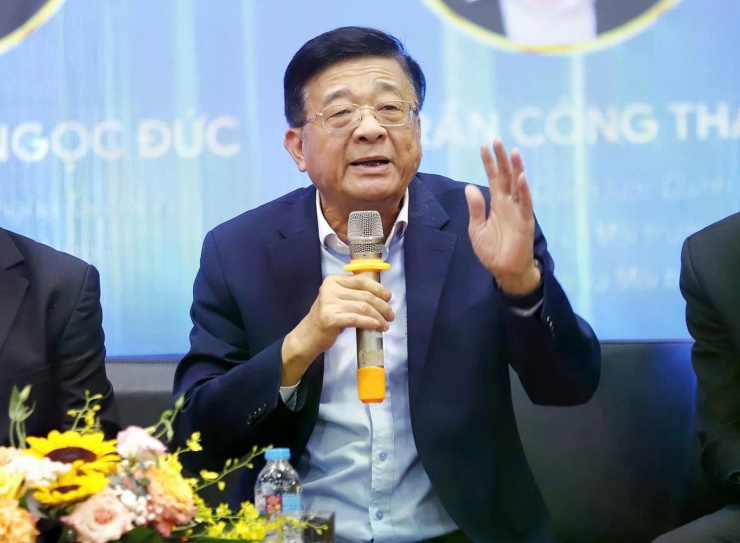 TS. Nguyễn Quốc Hùng - Phó Chủ tịch, kiêm Tổng Thư ký Hiệp hội Ngân hàng Việt Nam.