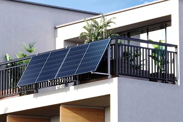 Những tấm pin mặt trời cắm-chạy khá dễ lắp đặt.