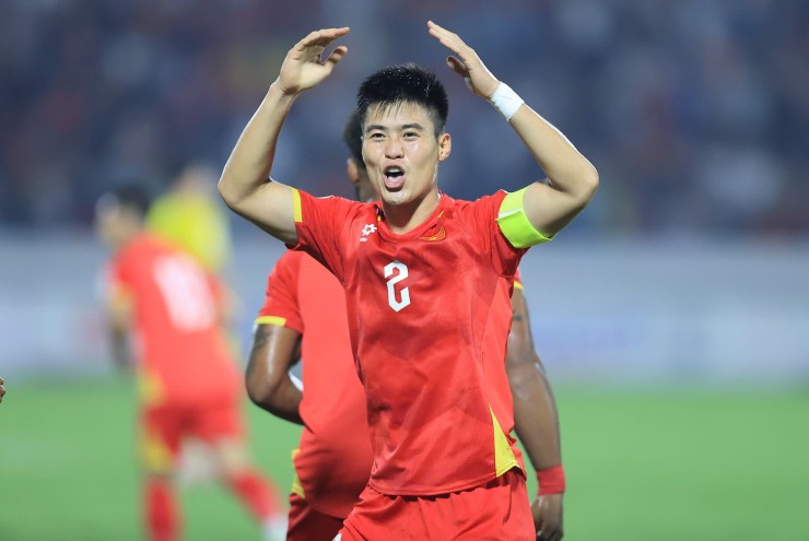 Duy Mạnh mở tỉ số trận đấu