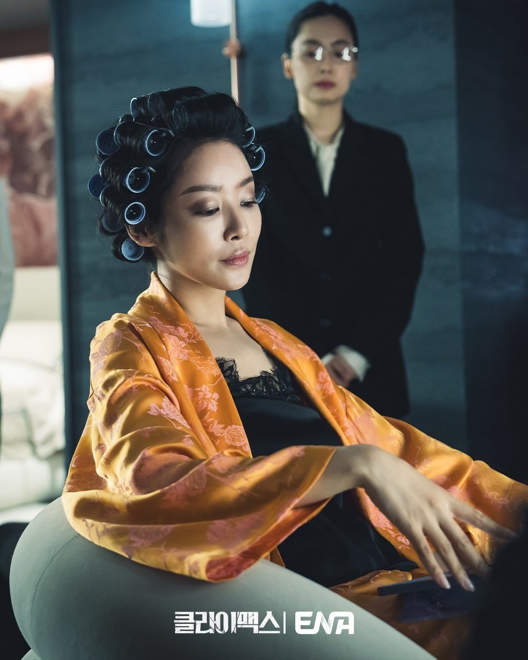 Bộ phim phơi bày góc khuất ngành giải trí gây chấn động Hàn Quốc - 10