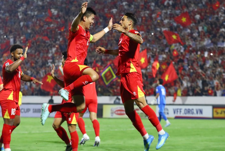 Duy Mạnh sớm mở tỉ số cho ĐT Việt Nam