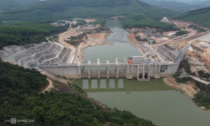 Công trình Bản Mồng, hồ thủy lợi lớn nhất Nghệ An, hiện vẫn chưa thể đưa vào sử dụng. Ảnh: Đức Hùng