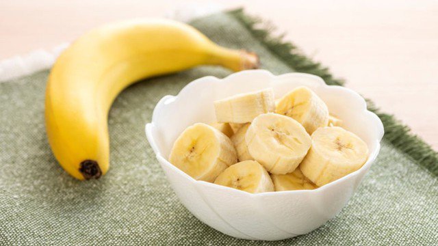 Chuối là nguồn cung cấp khoáng chất kali tự nhiên rất tốt cho bệnh nhân sỏi thận.