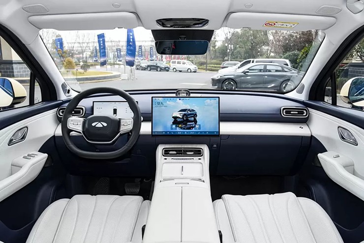 Phần khoang lái của xe.