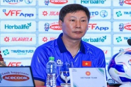 Trực tiếp họp báo ĐT Việt Nam - Malaysia: HLV Cklamovski thừa nhận lép vế thầy trò HLV Kim