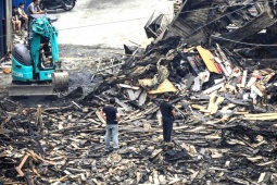 Khung cảnh hoang tàn sau vụ cháy nhà xưởng ở Thanh Liệt, Hà Nội