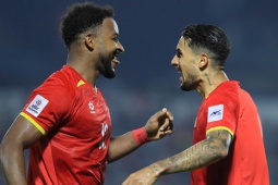 Xuân Son lập cú đúp hạ Malaysia, khoe bụng "6 múi" đáp trả nghi ngờ tăng cân