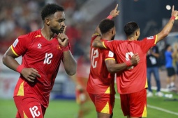 Việt Nam đả bại Malaysia: Xuân Son  nói là làm, thầy Kim lại tung "ma thuật đen"