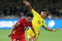 Rực lửa Việt Nam - Malaysia: Xuân Son, Hoàng Hên uy hiếp khung thành