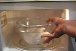 Mách bạn mẹo luộc trứng bằng lò vi sóng nguyên vỏ mà không bị nổ