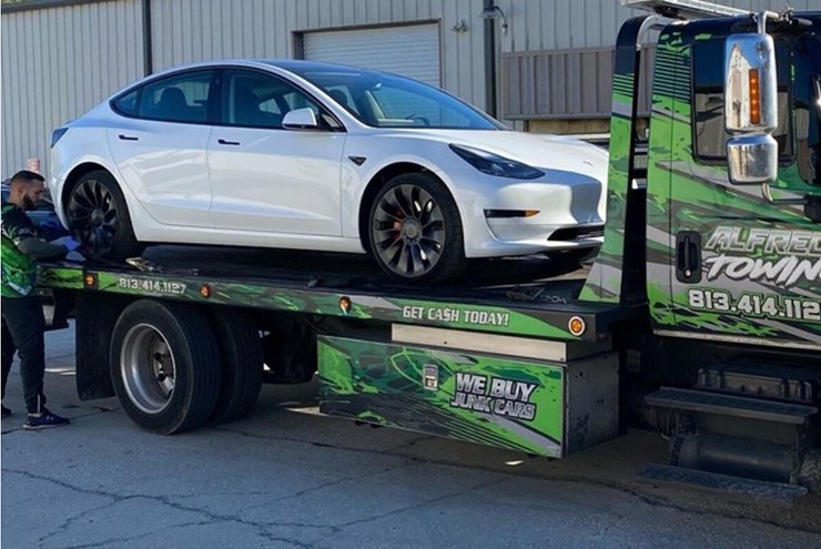 Đừng để pin xe điện cạn kiệt.