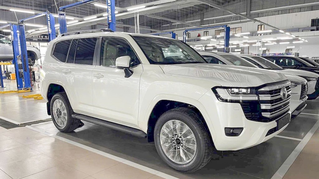 Toyota Lanc Cruiser 300 được phân phối chính hãng tại Việt Nam.