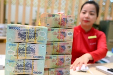 Lãi suất liên ngân hàng lên 12%