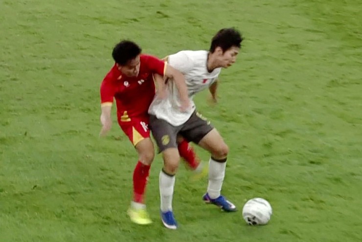 U23 Việt Nam chiến đấu quả cảm trước U23 Trung Quốc