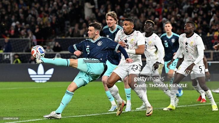 ĐT Đức vất vả hạ ĐT Ghana