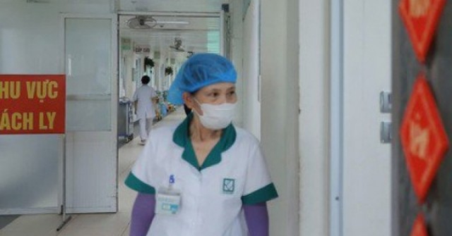 Hà Nội ghi nhận 17 ca COVID-19, theo dõi biến thể "ve sầu" BA.3.2