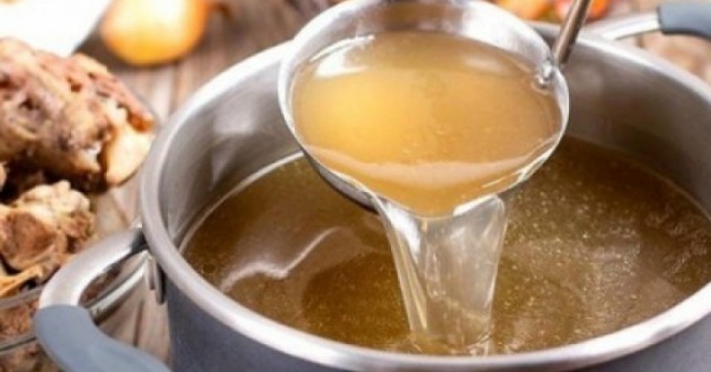 Ngỡ ngàng trước lợi ích thực sự của nước hầm xương mang lại cho cơ thể