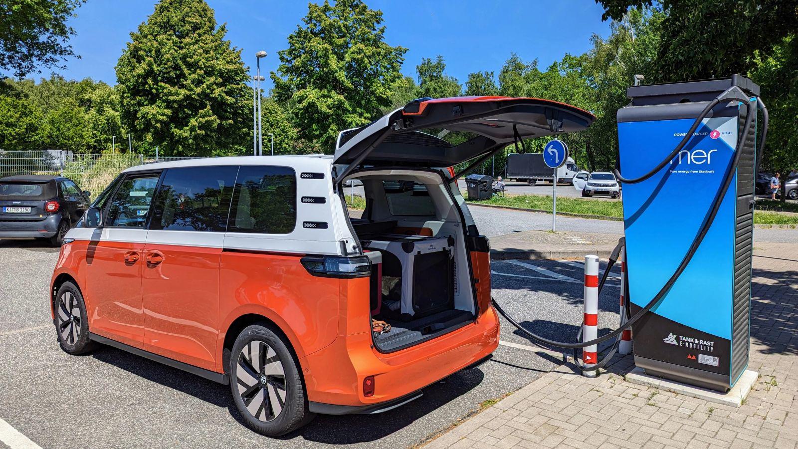 Gần 100.000 xe điện dòng ID trên toàn cầu do lỗi module pin điện áp cao tiềm ẩn nguy cơ cháy nổ.