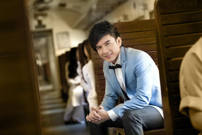 Sau khi dòng nhạc nhẹ thoái trào, Đan Trường vắng bóng trên sân khấu ca nhạc song sức hút của anh không hề thua kém các các ca sĩ trẻ hiện nay.