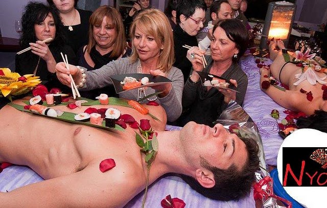 Cũng giống khâu tuyển chọn mẫu nữ khỏa thân trên bàn tiệc sushi, mẫu nam phải đảm bảo sức khỏe tốt, không bị các bệnh lây nhiễm