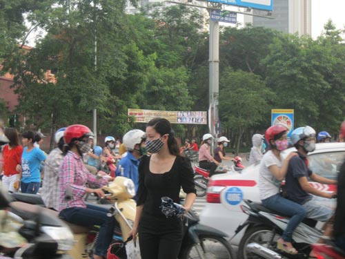 Người đi bộ: “Phương tiện” nguy hiểm - 3