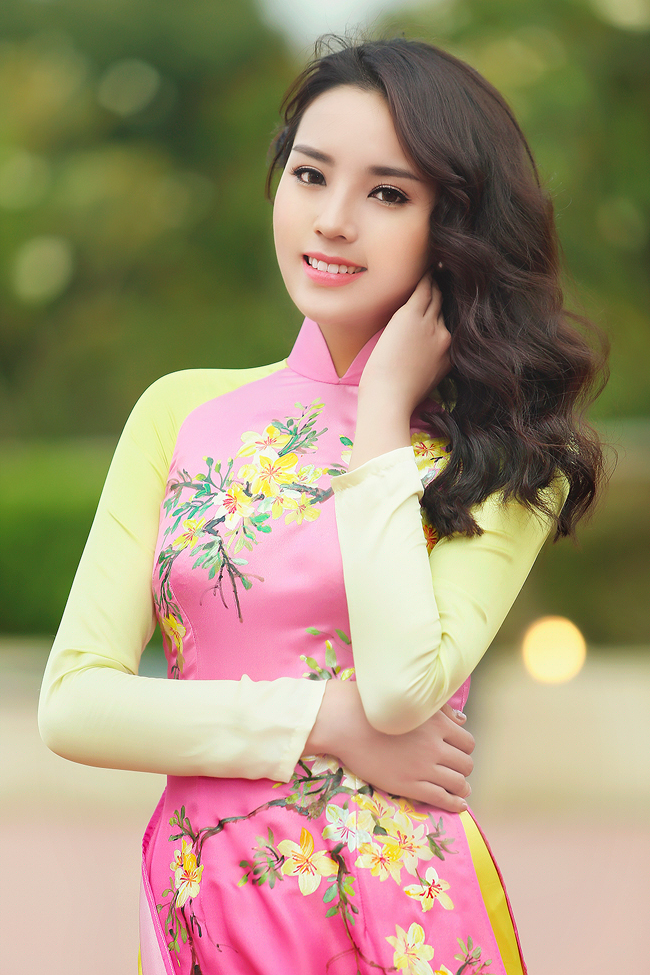 Hiện nay, cô gái sinh năm 1996 đang nỗ lực xây dựng hình ảnh đẹp trong mắt người hâm mộ