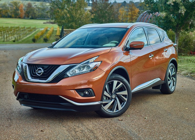 Được quảng cáo là “vầng hào quang” của Nissan, chiếc crossover Murano 2015 có thiết kế khá táo bạo mà nhiều khả năng sẽ tạo ra những phản ứng trái chiều yêu hoặc ghét đối với mẫu xe này.
