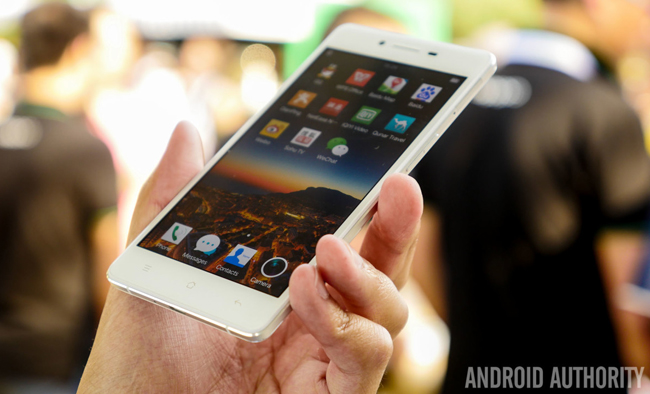 Tại thị trường quốc nội, chiếc Oppo R7 có giá 400 USD (tương đương 8,7 triệu đồng)
