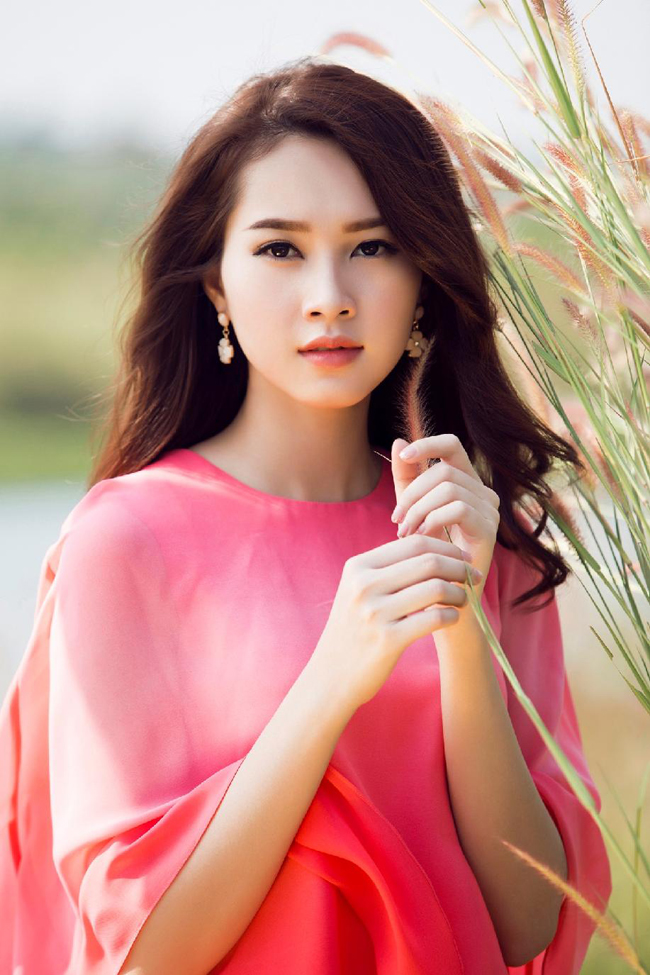 Hoa hậu Việt Nam 2012 - Đặng Thu Thảo luôn là cái tên được công chúng quan tâm mỗi khi xuất hiện