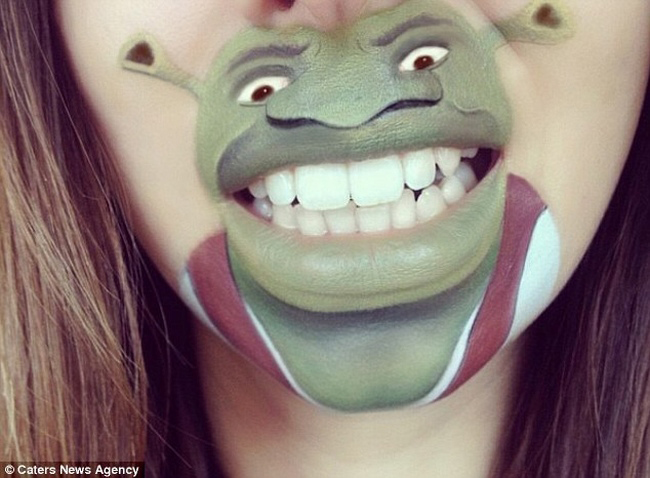 Môi, cằm và hàm răng của Laura biến gã quái vật tốt bụng Shrek trở nên vô cùng sống động.