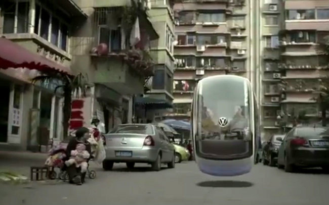 Hover không sử dụng bánh xe mà di chuyển bằng cách nhảy lên trên đường phố.