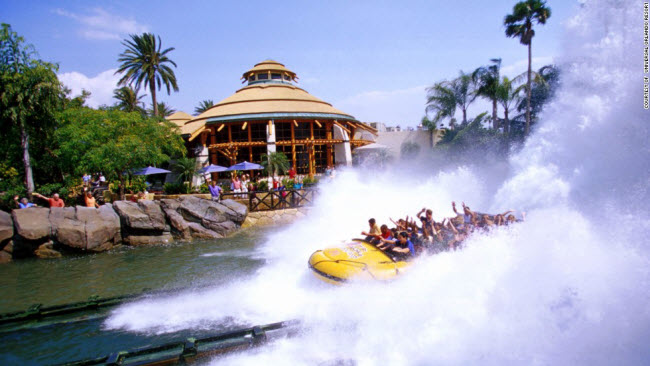 Tới Islands of Adventure ở Florida &#40;Mỹ&#41;, du khách có cơ hội trải nghiệm bối cảnh sống động trong bộ phim Công viên kỷ Jura.