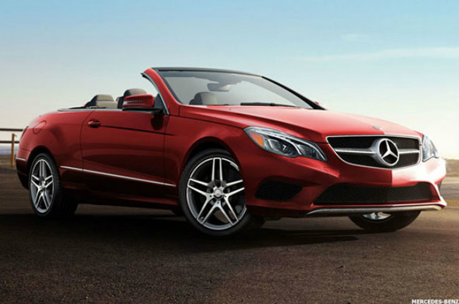 Mercedes-Benz E-Class là một mẫu mui trần và người ta vẫn thường nghĩ điều hòa nhiệt độ cho một mẫu xe mui trần thì thật là lãng phí. Tuy nhiên hệ thống điều hòa làm mát ghế phía trước cùng hệ thống sưởi ấm cổ AirScarf sẽ giúp bạn đạt được sự cân bằng thân nhiệt tuyệt vời khi đi trên chiếc xe mui trần này.
