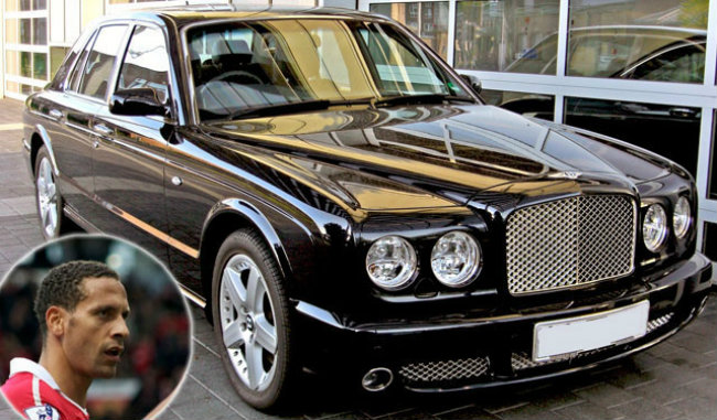 Bentley Arnage giá 240.000 USD của Rio Ferninad. Bentley là một thương hiệu xe sang mà rất nhiều người giàu yêu thích. Một trong những mẫu xe sang của Bentley được nhìn thấy trong garage của Ferninad là chiếc Arnage trị giá tới 240.000 USD. Xe có ngoại thất sang trọng, nội thất cao cấp, ấn tượng có thể so sánh với hầu hết các xe sang hiện nay trên thế giới. Trong khi sức mạnh động cơ cực tốt với công suất đầu ra 500 mã lực, xe có hiệu suất khó quên.