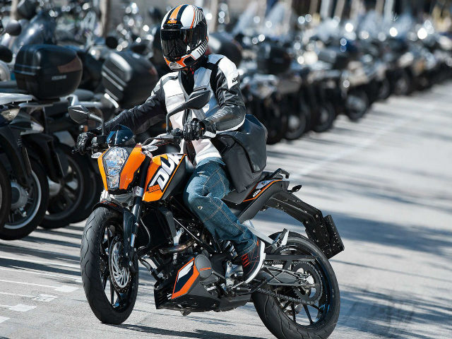 KTM Duke 200 BSIII giá siêu rẻ chỉ 7 triệu đồng