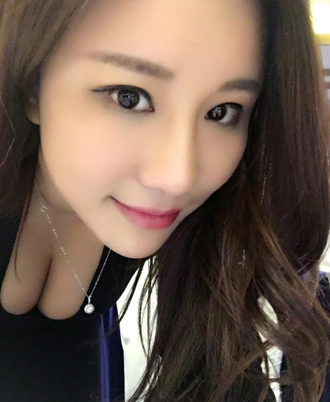Trước một cô gái trẻ đẹp sexy như La Vân Kỳ, liệu Từ Thiếu Cường có thể vững vàng ý chí khi mà trước đó tài tử này từng dính nhiều scandal ân ái.