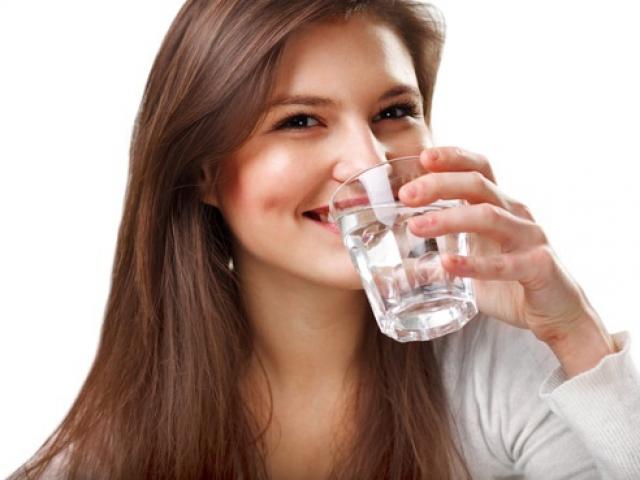 7 cách uống nước 
