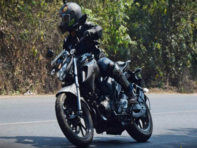 2017 Yamaha FZ25 có xứng đáng là “chúa tể đường phố”?