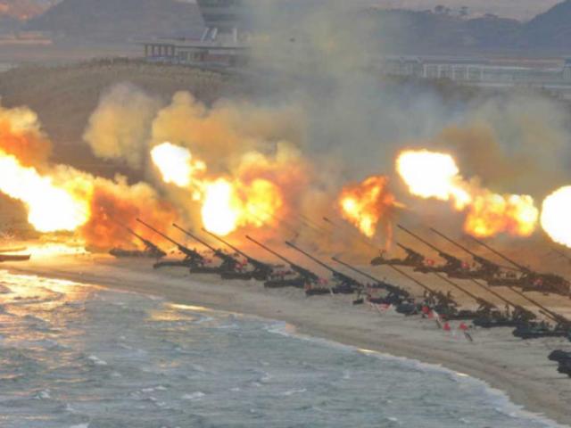 Triều Tiên khai hỏa pháo binh, cho Mỹ 2 lựa chọn đầu hàng