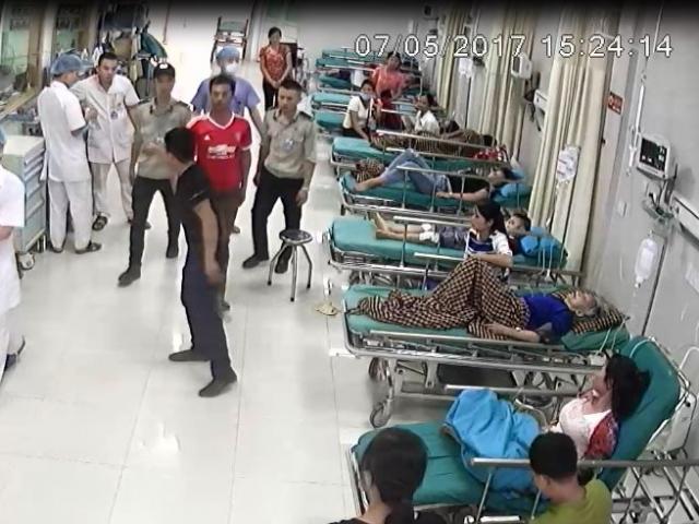 Côn đồ chửi nhân viên y tế, rút súng bắn bảo vệ bệnh viện