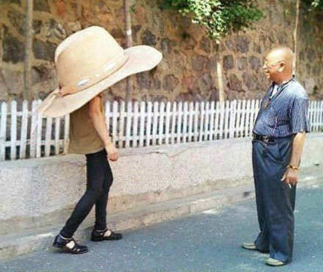Úi, trời nắng mà có cái &#34;nón&#34; này đội thì hết sảy.