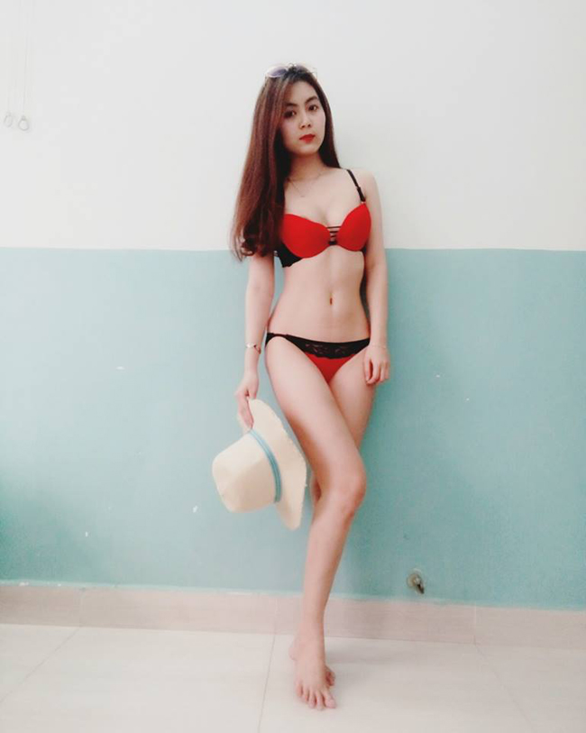 Nam Trân rất tự tin khoe dáng trong những bộ bikini màu sắc.