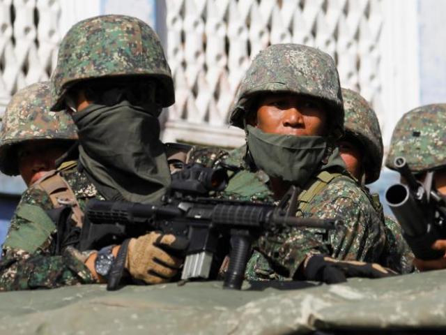 Vì sao Philippines đánh IS suốt tuần vẫn không thắng?