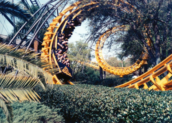13. Công viên giải trí Busch Gardens, Mỹ: Công viên giải trí này có nhiều hoạt động hấp dẫn như tàu lượn, màn trình diễn của động vật, tảu hỏa, khu vườn xanh và khu mua sắm.