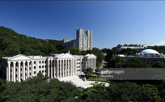 Tính đến thời điểm này, Kyung Hee có 71 ngành và chuyên ngành dành cho sinh viên, 65 chuyên ngành đào tạo Thạc sĩ và 63 chương trình cấp bằng Tiến sĩ…