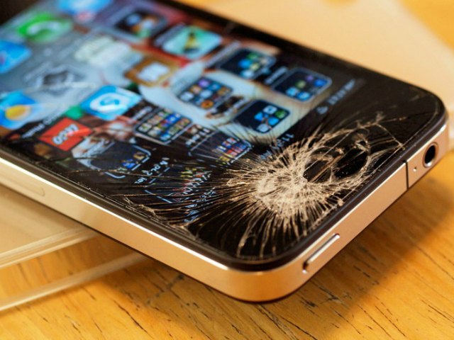 Người dùng iPhone sẽ được sửa chữa màn hình nhanh, đảm bảo hơn