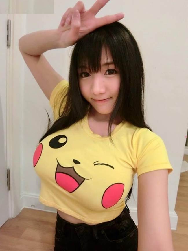 Không thể rời mắt trước những hình ảnh cực nóng bỏng này của cô