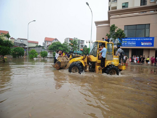 Những “điểm đen” ở Hà Nội vào mùa mưa: Nhắc đến là sợ