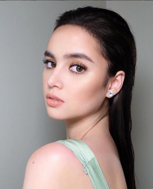Kim Domigo là người đẹp có tiếng ở Philippines.&nbsp;