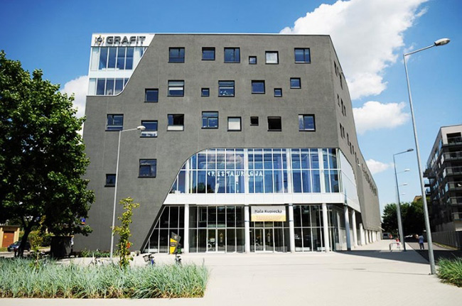 10. Thư viện Grafit ở Wrocław là địa chỉ của một trung tâm văn hóa đa phương tiện hiện đại. Nó là nơi lưu trữ 35 nghìn cuốn sách và tạp chí, 5000 đĩa DVD, 2000 album nhạc, sách âm thanh, trò chơi điện tử, các loại hình văn hoá giải trí khác nhau và nội thất hoàn toàn mới.